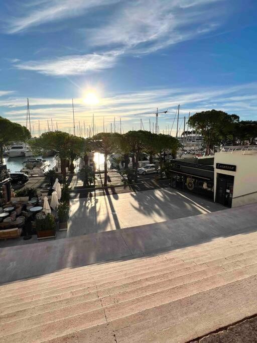 Studio Port Marina - Parking Prive, Climatise Au Ducal Вільнев-Лубе Екстер'єр фото